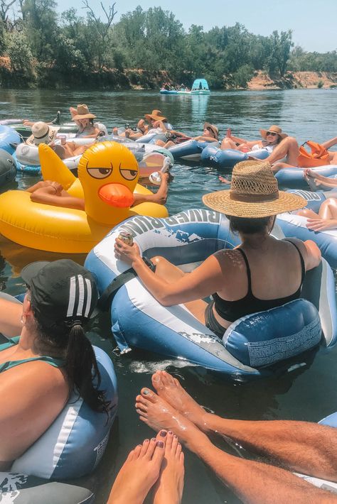 how to go lazy tubing on the american river in sacramento Floating River Outfit, River Tubing Outfit, Floating The River Outfits Summer, River Outfit Ideas, Tubing Outfits, Float Trip Ideas, Lake Rafts, River Float Trip, River Floating