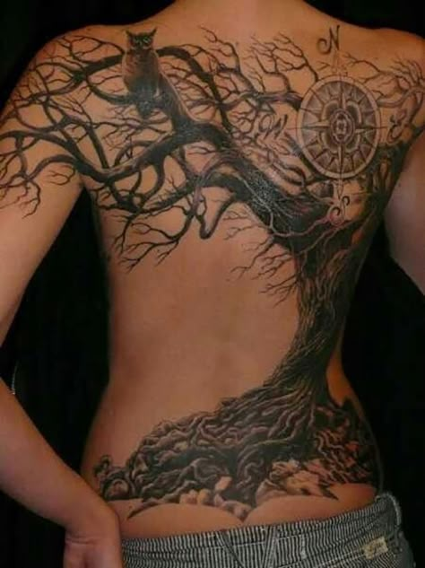 Tree Tattoo Back, Woman With Tattoos, Wild Tattoo, Stylish Tattoo, Tree Tattoo Designs, Tree Of Life Tattoo, Back Tattoo Women, Hot Tattoos, Feather Tattoos