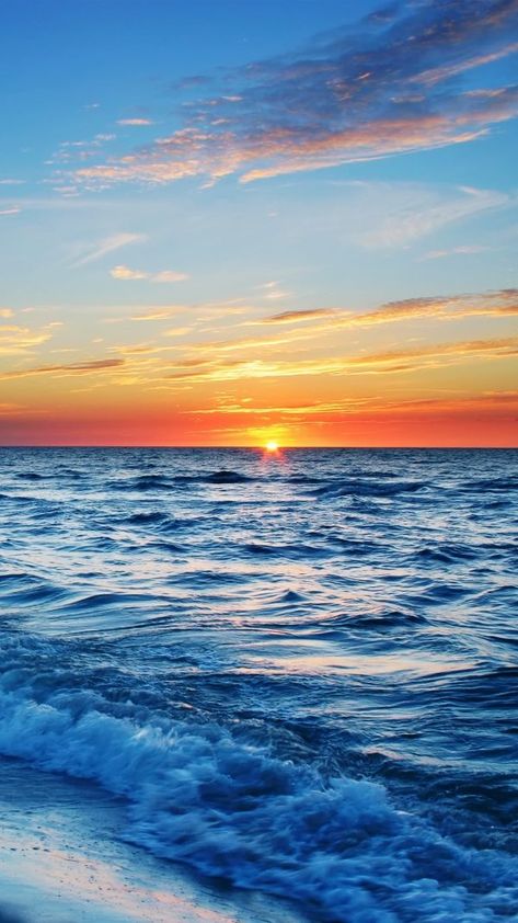 Water Sunset, Beach Art Painting, Wallpaper Tumblr, Ocean Sunset, Sunset Wallpaper, Most Beautiful Cities, Sunset Pictures, Beautiful Nature Pictures, Beach Art