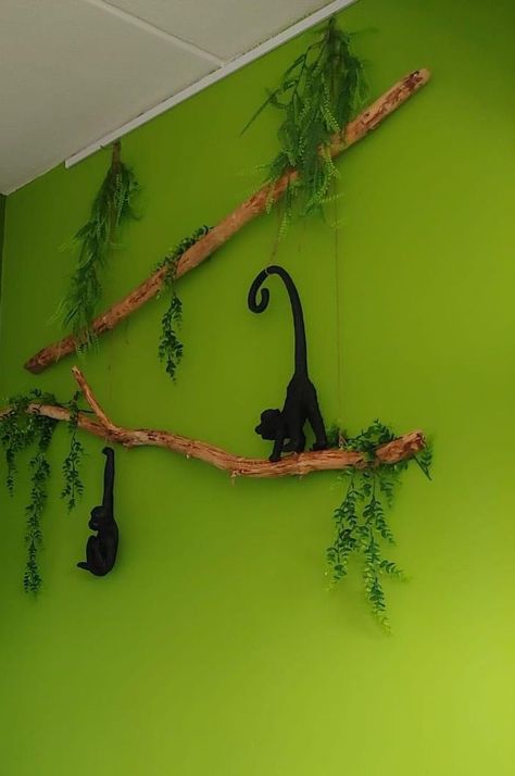 Rain Forest Bedroom Kids, Jungle Room Ideas Bedrooms, Rainforest Themed Room, Jungle Bedroom Kids Safari Theme, Rainforest Room Decor, Jungle Playroom Ideas, Jungle Theme Room Adult, Jungle Inspired Bedroom, Rainforest Room Ideas