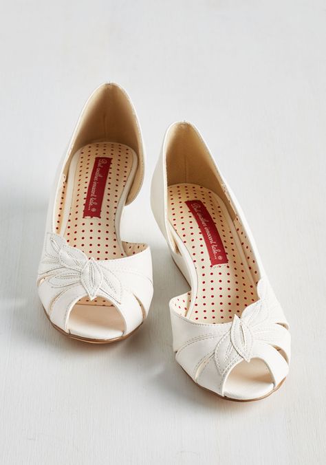 <3 White Vintage Heels, Jump For Joy, White Shoe, White Wedges, Shoe Shine, Vintage Heels, Shoes Heels Wedges, Simple White, Crazy Shoes