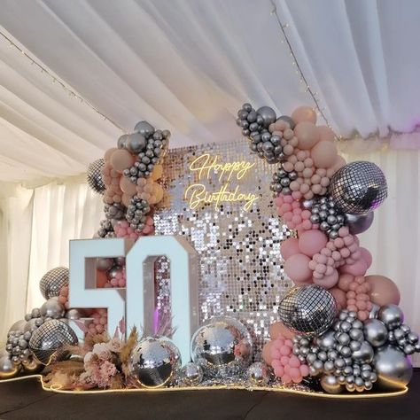 TableclothsFactory Birthday Setup, Ladies Event, Deco Ballon, Bridal Shower Balloons, Shower Balloons, Balloon Company, Shimmer Wall, Marquee Lights, The Balloon