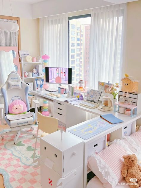 Room Decor Korean, Art Room Astethic, Dorm Room Ideas Kawaii, Cute Gaming Desk, Aesthetic Kawaii Room, Korean Room Decor, Kawaii Aesthetic Room, Cool Desks, Pastel Room Ideas