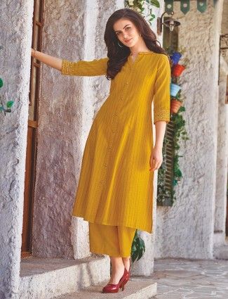 Kurtis: Buy Women Kurta Online, Indian Anarkali Kurtis, Cotton Kurti Shopping Simple Kurta Designs, Designer Kurti Patterns, Simple Kurti Designs, Pakistani Dresses Casual, Long Dress Design, Cotton Kurti Designs, Salwar Kamiz, Casual Wear Dress, Kurti Designs Party Wear