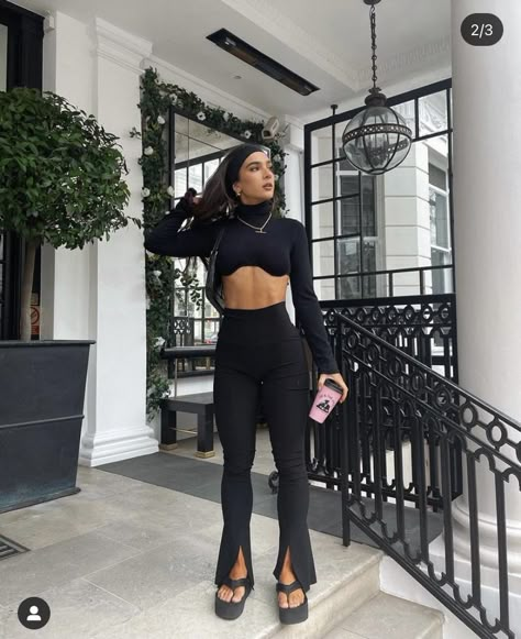 Outfit With Crop Top, Stefanie Williams, Stef Williams, Black Spring Outfits, Fitness Photoshoot, London Spring, Gym Outfits, Fit Body, Split Hem