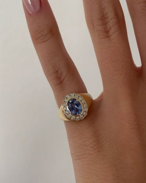 REAL FINE STUDIO on Instagram: "our heirloom signet in ceylon sapphire & diamonds 🥹 available in 14k and 18k gold #realfinestudio" Blue Stone Pinky Ring, Sapphire Pinky Ring, Signet Engagement Rings Women, Light Blue Diamond Ring, Light Blue Sapphire Ring, Seb Brown, Real Gold Rings, Signet Ring Design, Cool Engagement Rings