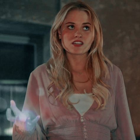 Karolina Dean Icons, Virginia Gardner Icons, Karolina Dean Aesthetic, Karolina Runaways, Runaways Aesthetic, Ginny Gardner, Karolina Dean, Raffey Cassidy, Sam Uley