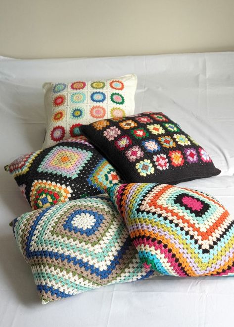 Funky Pillows Crochet, Pillow Granny Square Crochet, Crochet Pillow Cover Boho, Granny Pillow Crochet, Crochet Granny Pillow, Crochet Couch Pillow Cover, Granny Square Throw Pillow, Funky Crochet Pillow, Crochet Patchwork Pillow