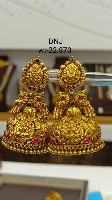 Antic Earrings Gold, Latest Gold Jumkhas, Gold Antique Jumkas Design, Gold Jhumka Earrings Bridal South Indian, Antique Jumka Gold, Antique Jhumkas Gold Temple Jewellery, Gold Jumkas Antiques, Gold Jhumka Earrings Indian Latest, Jumka Gold Designs