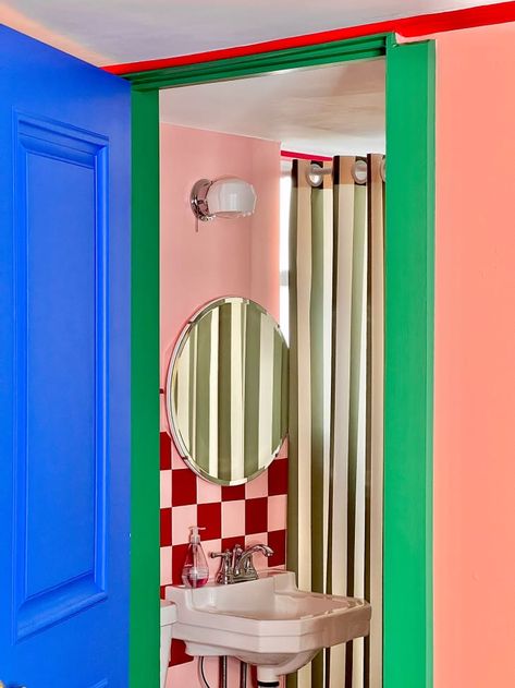 This $800 Bathroom Makeover Is “Dopamine Decor” at Its Best Colorful Powder Room, Eclectic Bathroom Decor, Pink Bathroom Tiles, Funky Bathroom, Painting Bathroom Tiles, Eclectic Bathroom, Finished Bathrooms, Dopamine Decor, Industrial Bathroom