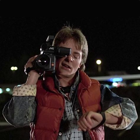 Marty Mcfly Pfp, Back To The Future Pfp, Movie Pfp Aesthetic, Marty Mcfly Icons, Back To The Future Aesthetic, Back To The Future Wallpaper, Marty Mcfly Costume, 80’s Aesthetic, Michael J Fox