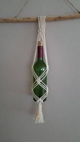 Bottle Hanging, Diy Projects To Make And Sell, Art Macramé, Yarn Hanging, Diy Quiet Books, Macrame Owl, Bottle Carrier, Flower Holder, Macrame Patterns Tutorials