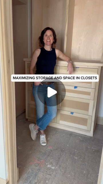 Erin Stetzer on Instagram: "Sharing some closet intel today ✨ By eliminating rails (yes, it is rails 😆) you can really maximize your drawer space ✔️

Designer: @eg_interiors 
Architect: @_dmgarchitects
Builder: @erinstetzerhomes 
#hunterscreekvillage

Head to our website or click the link in bio to learn more about Beyond the Blueprints https://www.erinstetzerhomes.com ✨💻 For homeowners and industry professionals, whether you are in the midst of a current project or thinking about building or remodeling a home, Erin and her team are here to help you through the entire process!

______
#erinstetzerhomes  #homebuilder #custombuilder #customhome #construction #dreamhome #homeinspo #homedesign #builder #newconstruction #buildersofinstagram #archdaily #architecturelovers #handcrafted #interio Jacket Closet Ideas, Erin Stetzer Homes, Master Closet Layout, Closet Drawers, Closet Layout, Build A Closet, Drawer Space, Yes It Is, Arch Daily