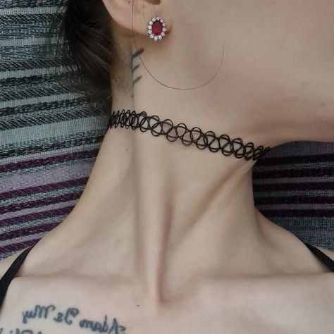 Tattoo Choker, Tattoos