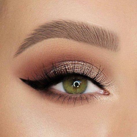 Maroon Dress Makeup, Prom Eyeshadow, Maroon Eye Makeup, Simple Eyeshadow Looks, Maquillage Yeux Cut Crease, Bright Eye Makeup, Cute Eyeshadow Looks, Prom Eye Makeup, Beautiful Eye Makeup