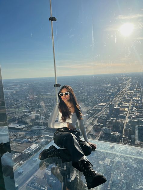 Chicago skydeck pictures
Chicago Willis tower
Chicago Willis tower pictures 
Ootd
Outfit ideas for winter
Chicago bucket list Sears Tower Chicago Pictures, Chicago Skydeck Pictures, Fits For Chicago, Photo Ideas In Chicago, Pictures To Take In Chicago, Chicago Sky Deck Pictures, Chicago Selfie Ideas, Chicago Aesthetic Photos, Chicago Pose Ideas