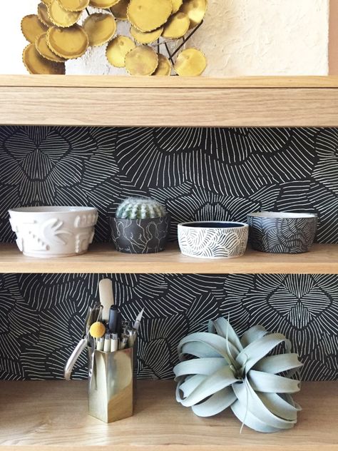 How to Turn Small Spaces from Drab to Fab - Austin Woman Magazine Noir Wallpaper, Navy Wallpaper, Bold Wallpaper, Wallpaper Accent Wall, Black And White Wallpaper, Bathroom Wallpaper, Home Trends, Room Wallpaper, White Wallpaper