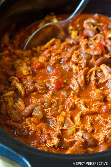 Healthy Slow Cooker Roasted Red Pepper Chicken Chili Recipe | ASpicyPerpective.com Roasted Red Pepper Chicken, Gluten Free Chili Recipe, Red Pepper Chicken, Chili Recipe Healthy, Chicken Chili Crockpot, Pasta Alfredo, A Spicy Perspective, Slow Cooker Roast, Chicken Chili Recipe