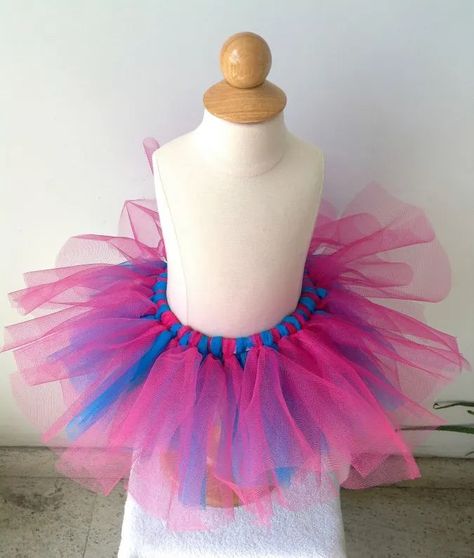 Christmas Wine Glass Candle Holder, Sew Skirt, Make A Tutu, Diy Tulle Skirt, Diy Tutu Skirt, No Sew Tutu, Diy Tulle, Wine Glass Candle Holder, How To Make Tutu