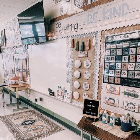 Classroom Themes Aesthetic, Boho Classroom Aesthetic, Astetic Classroom, Teacher Classroom Ideas Aesthetic, What’s Happening Bulletin Board, Neutral Kindergarten Classroom Decor, Neutral Elementary Classroom, Elementary Classroom Boho Theme, Aesthetic Classroom Kindergarten