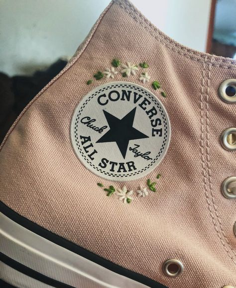 High top pink embroidered converse VSCO Instagram aesthetic Embroidery Converse High Tops, Converse High Tops Embroidered, Embroidered Converse Aesthetic, High Top Converse Embroidery, Pink Custom Converse, Embroid Converse, Custom Converse Embroidery, Converse Diy Embroidery, Embroidering Converse Diy