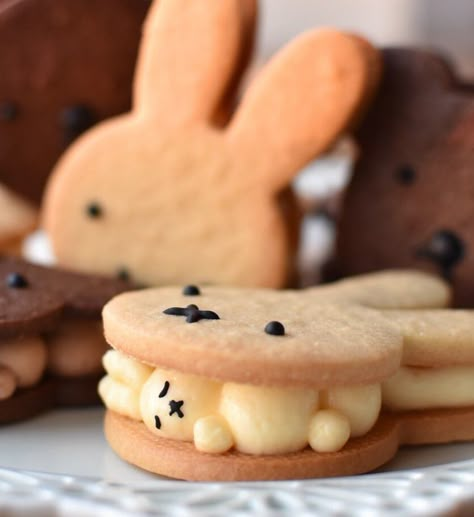 Cute Cookies Recipes, Pretty Baked Goods, Character Dessert, Pastry Drawing, Cute Baking Ideas, Aesthetic Cookies, Baking Cute, Kawaii Cooking, Cute Baking