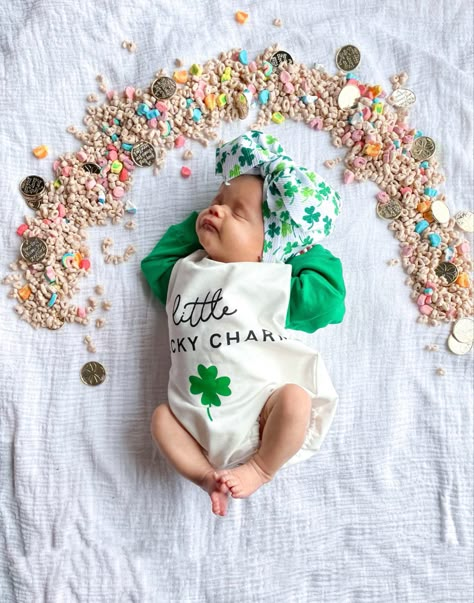 March Newborn Photoshoot, 1 Month Old Baby Pictures March, Saint Patricks Baby Photoshoot, Newborn St Patricks Day Pictures, March Monthly Baby Picture, March Baby Photoshoot, St Patricks Baby, Baby Holiday Photos, St Patricks Day Pictures