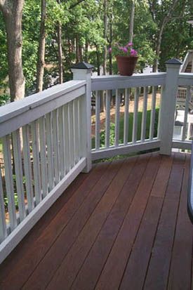 deck railing Painted Railing, Stained Deck, White Railing, Small Garden Pergola, Dark Deck, Screened Patio, Deck Railing Ideas, Deck Colors, Pergola Swing