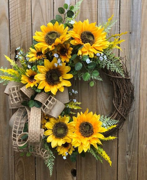 60 Lovely Summer Wreath Design Ideas And Remodel (8) 968 Sunflower Wreath Diy, Fall Sunflowers, Door Mesh, Easter Mesh Wreaths, Burlap Flower Wreaths, Wreath Sunflower, Floral Grapevine, Spring Front Door Wreaths, Door Wreaths Diy