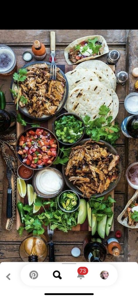 Taco Dinner Party Table Setting, Taco Board Ideas, Taco Bar Wedding Reception Buffet, Mexican Food Table, Mexican Catering, Mexican Dinner Party, Dinner Spread, Taco Birthday, Mexican Party Food