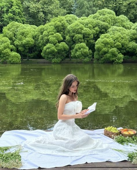 in awe Emilia Danilevskaya, Ethereal Photography, Debut Photoshoot, Lake Photoshoot, Studio Photography Poses, Graduation Photography, Indian Photoshoot, Aesthetic Women, Instagram Photo Inspiration