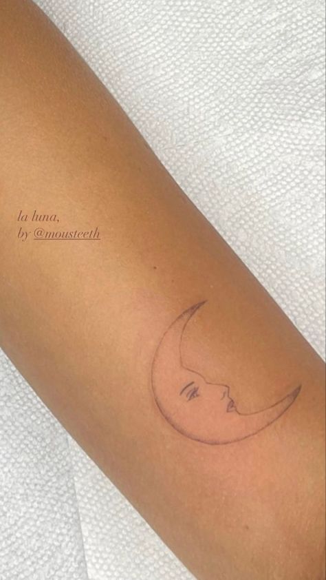 Moon Tattoo Unique, Tattoo Ideas Female Moon, Oval Tattoo, Unique Moon Tattoo, Dainty Moon Tattoo, Baddie Tattoo Ideas Female, Brown Tattoo Ink, Baddie Tattoo Ideas, Tattoos 2024