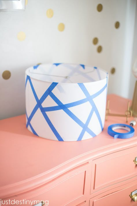 DIY Lampshade Dining Room Diy, Patterned Lampshades, Geometric Lampshade, Printing Workshop, Diy Lampshade, Light Structure, Plaid Christmas Tree Skirt, Beach Bedroom Decor, Lampshade Makeover