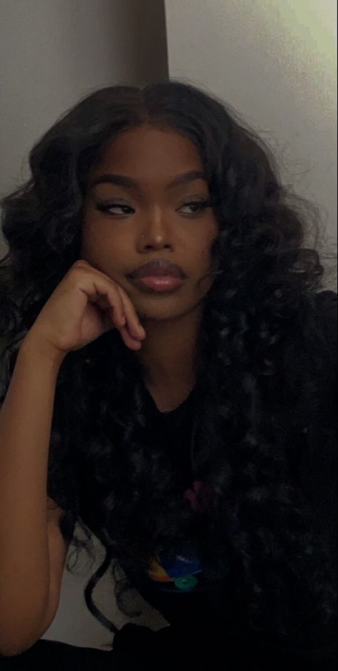 Dark Skin Reference Photo, Black Hair With Accessories, Afro Paty Style, Black Women Face Claim, Black Woman Face Claim, Face Claim Black, Black Faceclaims Female, Face Claims Black, Brownskin Baddie