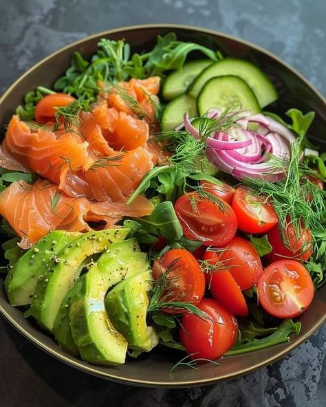 Salmon Avacado, Smoked Salmon And Avocado, Salmon And Avocado, Cold Kitchen, Smoked Salmon Salad, Salmon With Avocado Salsa, Avocado Sauce, Avocado Salsa, Salmon Salad