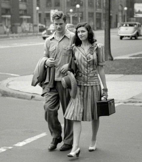 40s Aesthetic, 1940s Aesthetic, Cute Maternity Shirts, Fashion Through The Decades, Fashion 1940s, 1940's Fashion, Vintage Couples, Cute Maternity Outfits, 1940s Style