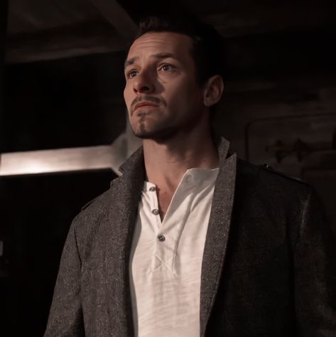 #Icon #TeenWolf Teen Wolf Peter, Teen Wolf Movie, Ian Bohen, Peter Hale, Colton Haynes, Wolf Photos, Vampire Diaries Damon, Derek Hale, Tyler Hoechlin