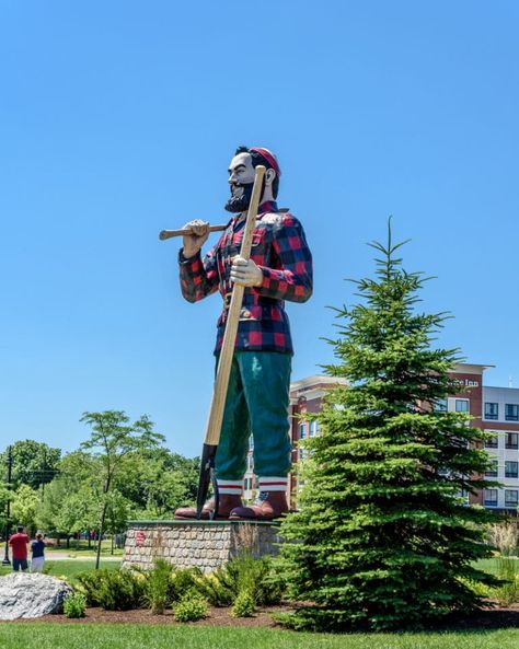 16 Best Things to Do in Bangor (Maine) - The Crazy Tourist Maine Aesthetic, Derry Maine, Bangor Maine, Maine New England, Paul Bunyan, Discovery Museum, State Of Maine, Bar Harbor Maine, Maine Vacation