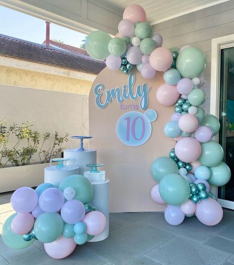 Looking for birthday party ideas for 10 year olds? You are at the right place. We have come up with our colorful, stylish, flashy, extraordinary and f... 10 Year Birthday Party Themes, 10 Year Party Ideas, Birthday Themes For Girls 11th Birthday, 10 Bday Party Ideas, 10 Th Birthday Decoration For Girl, 10 Year Birthday Ideas, Tenth Birthday Party Themes, 10year Birthday Ideas, 10 Girl Birthday Party Ideas