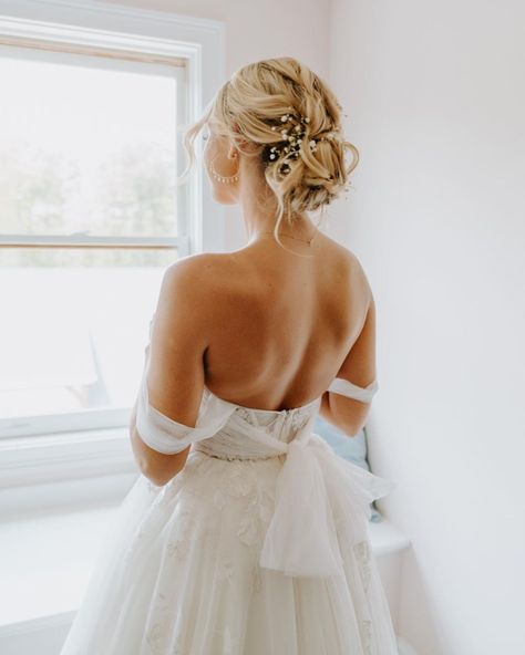 Hairstyles For Backless Dress, Strapless Wedding Dress Hair, Natalie Zacek, Natalie Downey, Strapless Dress Hairstyles, Wedding Hair Up, Open Back Wedding Dress, Back Wedding Dress, Bridal Updo