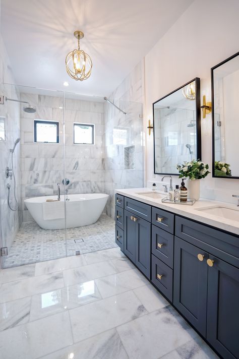 Black And White Tiles Bathroom, White Bathroom Tiles, Master Bath Ideas, Bathroom Redesign, Black And White Tiles, Bathroom Remodel Shower, Master Bath Remodel, Large Bathrooms, Bathroom Redo