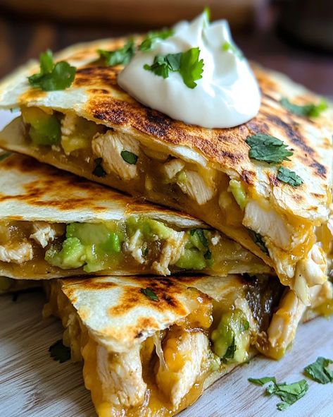 Chicken and Avocado Quesadillas - Quick and Easy Recipe for Lunch Healthy Quesadilla Recipe, Avocado Quesadilla, Healthy Quesadilla, Chicken And Avocado, Recipe For Lunch, Quesadilla Recipes, Chicken Quesadillas, Easy Lunch Recipes, Monterey Jack