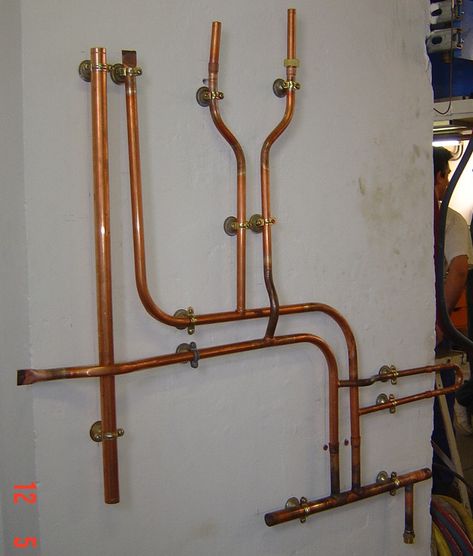 How to Bend a Copper Pipe With and Without Plumbing Tools Apartment Decor Black, Plumbing Hacks, Soldering Copper Pipe, Hvac Tools, Black Feature Wall, Shower Plumbing, Copper Pipes, Pex Plumbing, Plumbing Problems