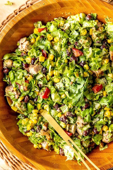 Loaded with flavor, this colorful Southwestern Micro-Chopped Salad with Cilantro Lime Dressing is anything but boring! Cashew Crunch Salad, Quinoa Crunch Salad, Balanced Bowls, Salad With Cilantro Lime Dressing, Quinoa Crunch, Cashew Crunch, Tex Mex Salad, Southwestern Chopped Salad, Homemade Salad Dressing Recipes