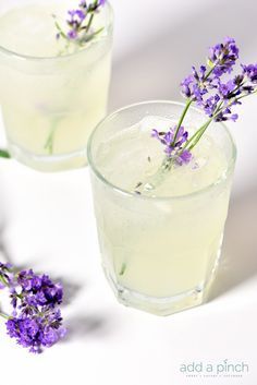 Lavender Lemonade Recipe, Homemade Lemonade Recipes, Sparkling Lemonade, Pineapple Lemonade, Lavender Recipes, Lavender Lemonade, Lemonade Recipe, Homemade Lemonade, Lemonade Recipes