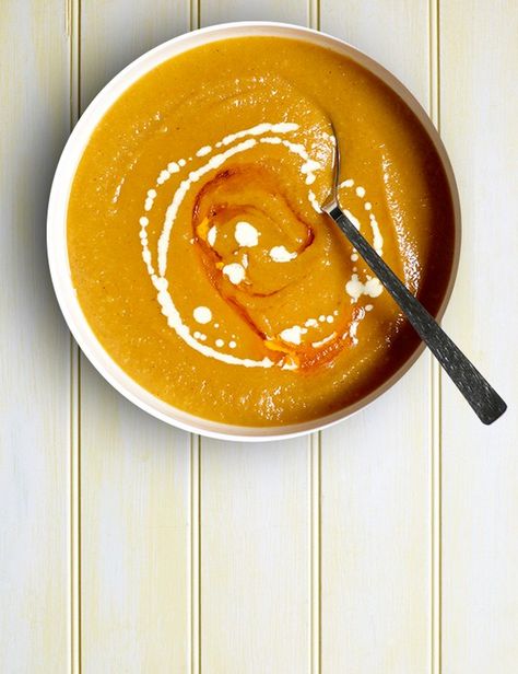 Spiced Parsnip Soup, Spicy Parsnip Soup Recipes, Spicy Parsnip Soup, Curried Parsnip Soup, Cauliflower Cheese Soup, Croutons Recipe, Soup Maker Recipes, Parsnip Soup, Veg Soup