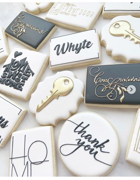 Gold Cookies, Flooding Cookies, Travel Tattoos, Cookie House, Cookie Company, Sugar Cookie Designs, Fancy Cookies, Creative Cookies, Cookie Inspiration