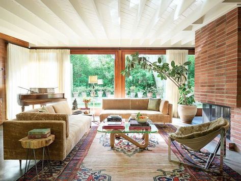 Dakota Johnson House, Johnson House, Relaxing Living Room, Los Angeles Homes, Mid Century Modern House, A Living Room, Dakota Johnson, Step Inside, Architectural Digest