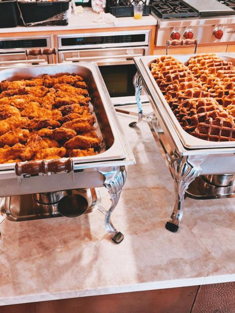 Wedding Breakfast Buffet, Brunch Wedding Food, Bridal Breakfast, Gender Reveal Food, Wedding Brunch Reception, Breakfast Chicken, Breakfast Catering, Wedding Buffet Food, Fried Chicken And Waffles