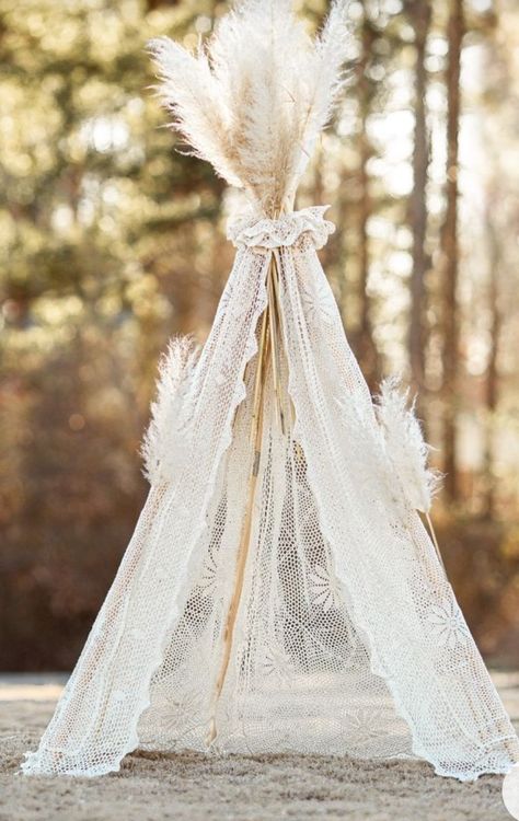 Boho Photo Session, Outdoor Photography Studio, Teepee Outdoor, Shelving Pantry, Boho Teepee, Lace Teepee, Boho Photoshoot, Boho Photography, Pantry Decor